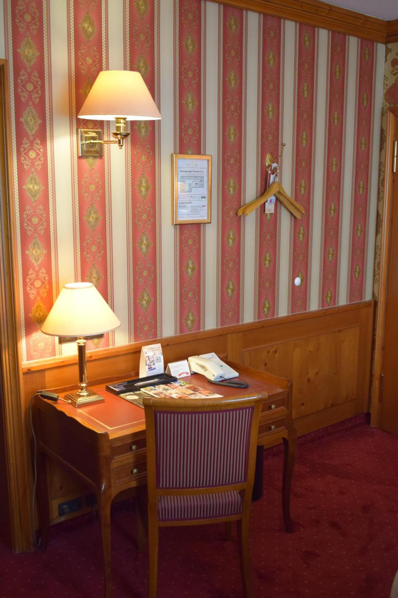 Akzent Hotel Goldner Hirsch Kamenz Kültér fotó