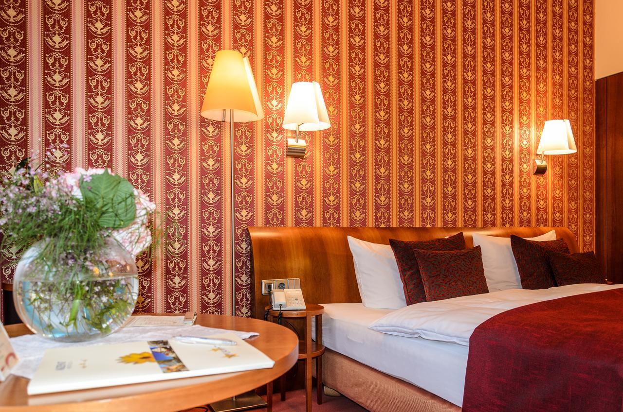 Akzent Hotel Goldner Hirsch Kamenz Kültér fotó