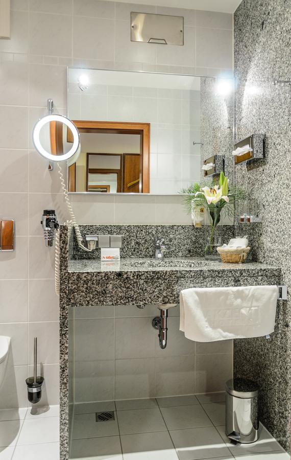 Akzent Hotel Goldner Hirsch Kamenz Kültér fotó