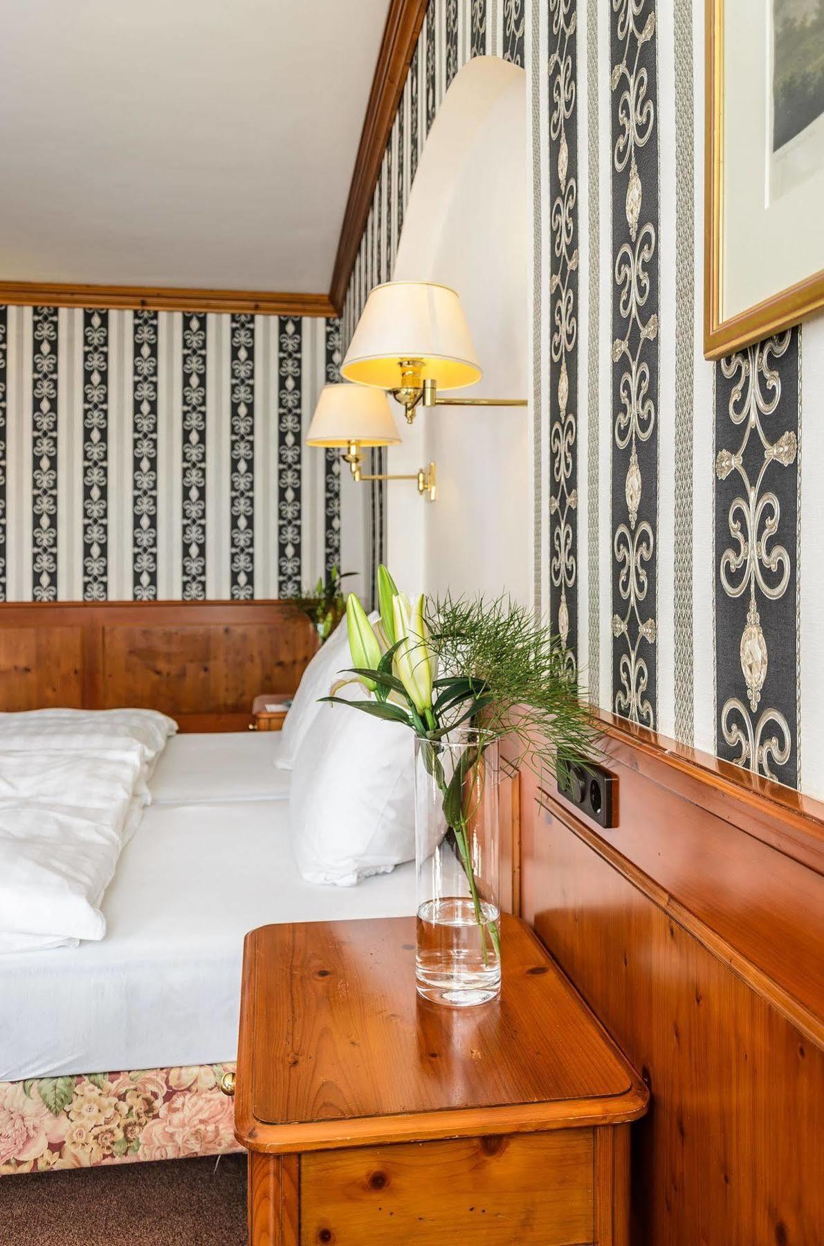 Akzent Hotel Goldner Hirsch Kamenz Kültér fotó