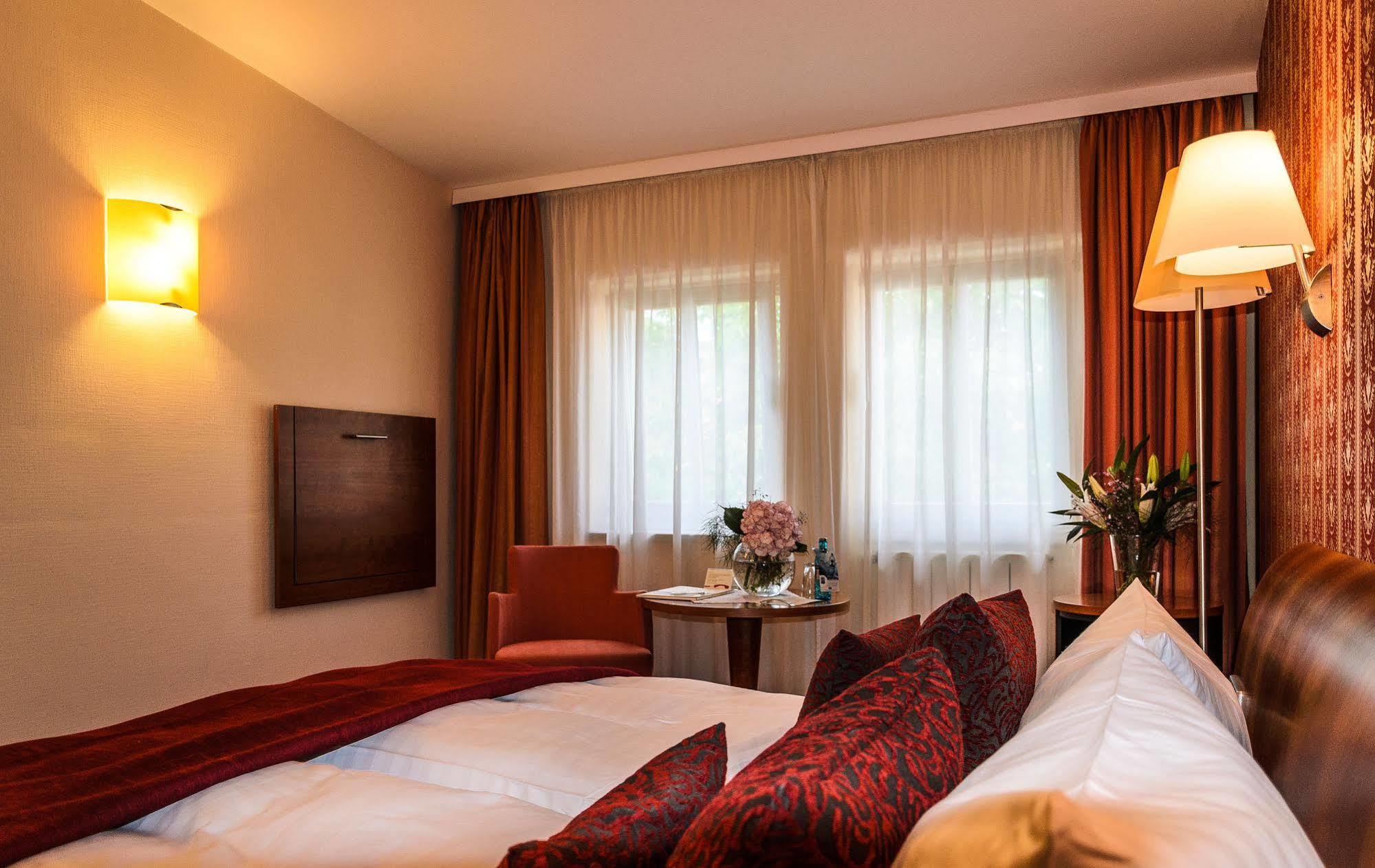 Akzent Hotel Goldner Hirsch Kamenz Kültér fotó