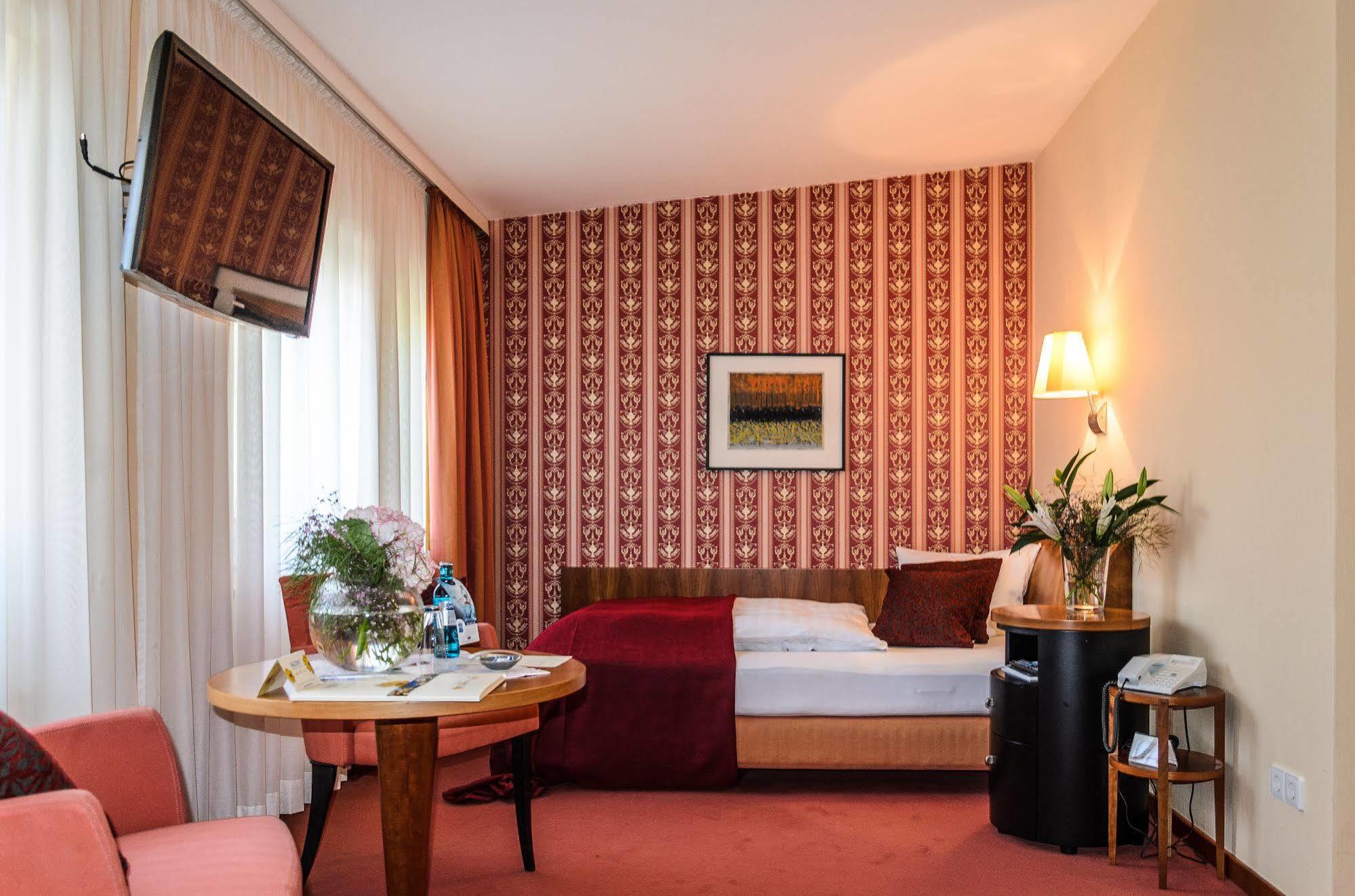 Akzent Hotel Goldner Hirsch Kamenz Kültér fotó