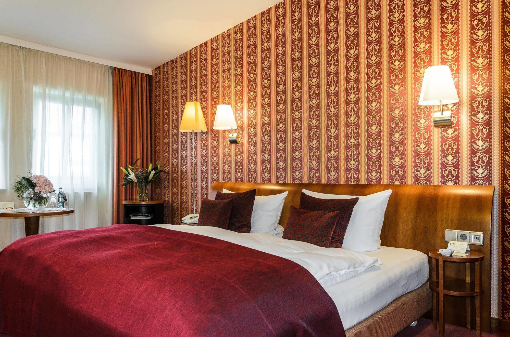 Akzent Hotel Goldner Hirsch Kamenz Kültér fotó